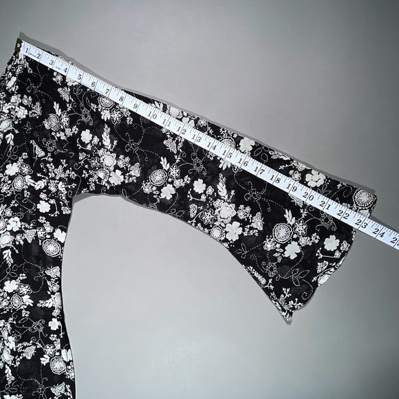 Angie Tunic Black/Flowers Laces up the Front Slits on the Sides/Front Size Small - Picture 12 of 16